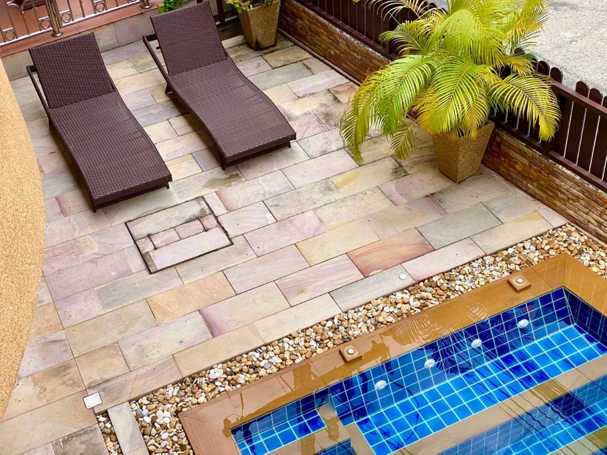 Chambre Double - Vue sur Piscine