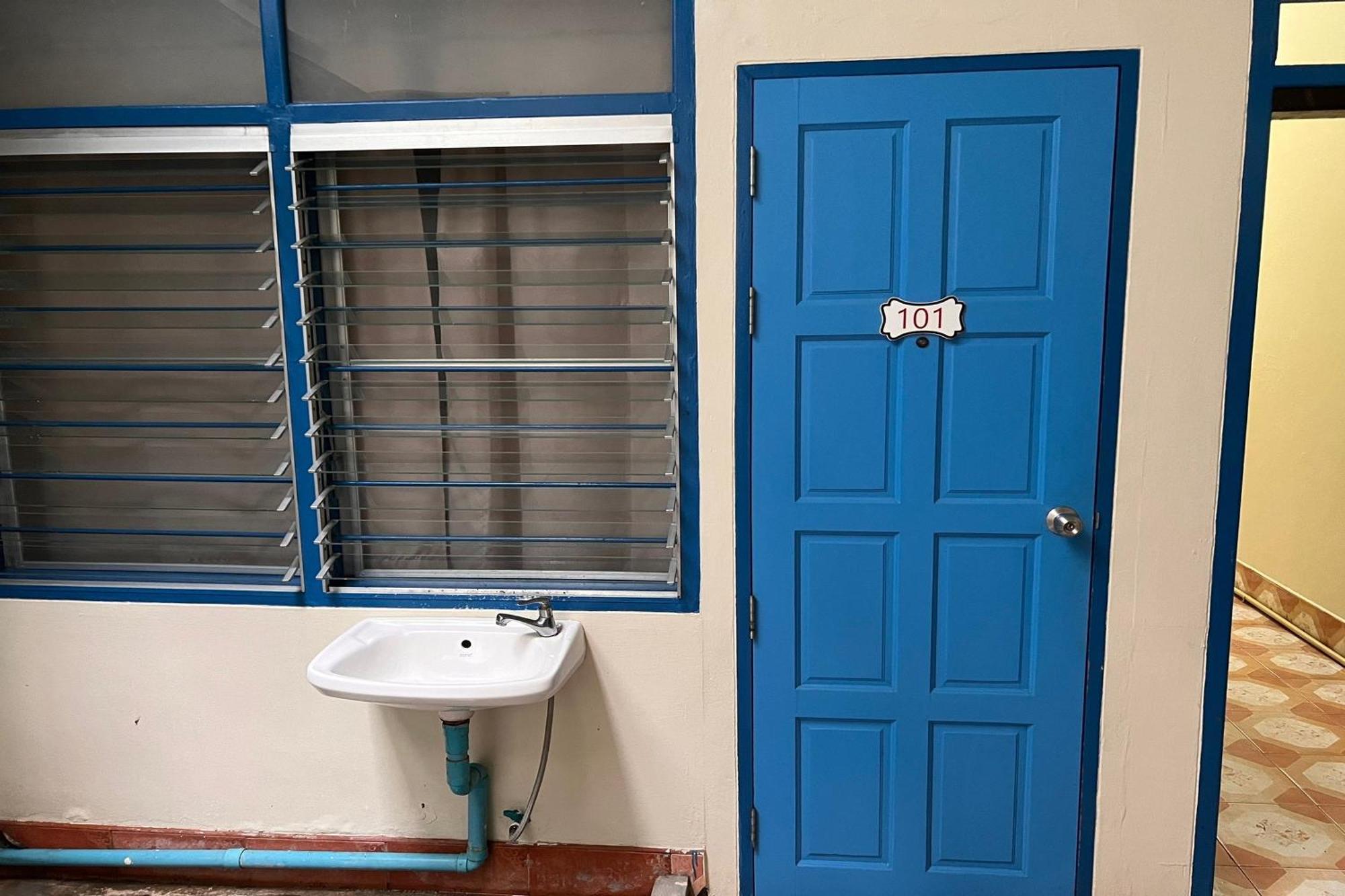Chambre Familiale avec Salle de Bains Commune