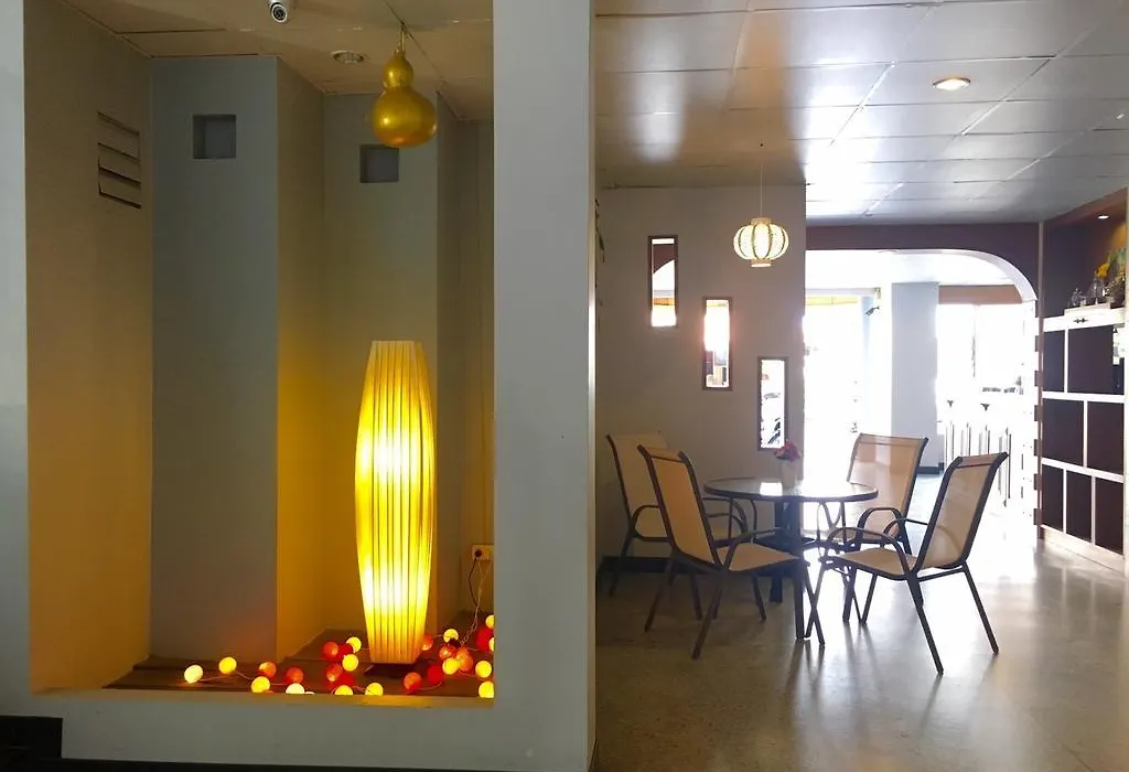 Summer Hotel-1