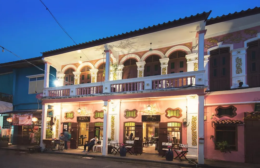 2ROOMS Boutique House-1