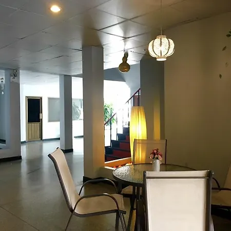 Summer Hotel-3